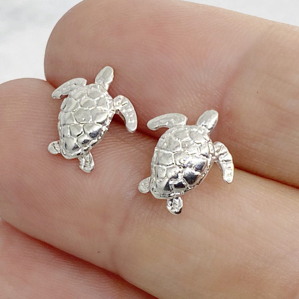 Puzzled Green Sea Turtle Sparkling Earrings - Cute Silver Fish Hook Dangle  Earrings Plated in Silver Color with Zinc Alloy Dangling Charm Sparkly